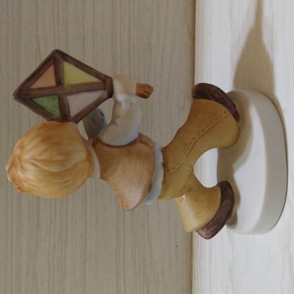 Vintage Lefton Young Boy Flying Kite "March" Figurine - Picture 2 of 3